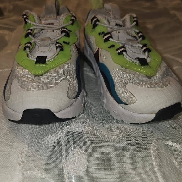 Nike Air Max 270 size 7C - Picture 4 of 9